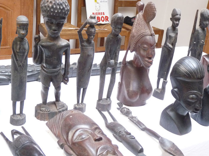 statuettes africaine lot de 35 pièces en ébène époque congo belge années 1950