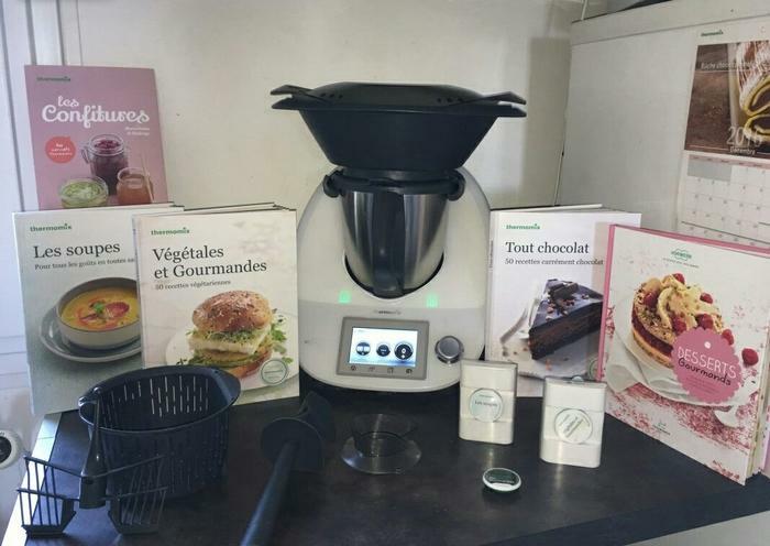 Thermomix TM5 + Accessoires et livres occasion