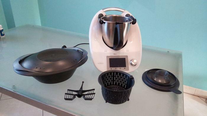 Thermomix TM5 + Accessoires et livres occasion