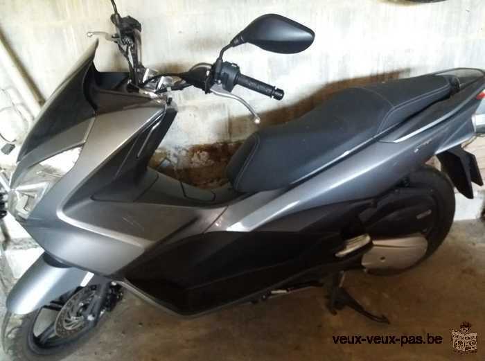 moto Scooter Honda PCX 125