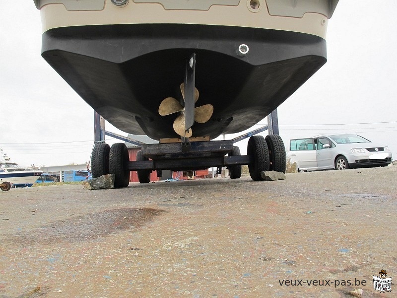 Bateau de travail / de pêche / Patinage Arvor 215