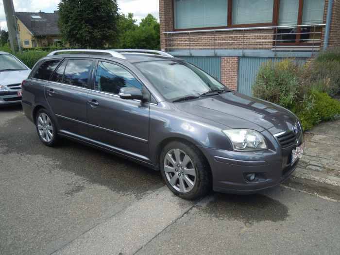 TOYOTA AVENSIS WAGON – DIESEL – 126 CV – 71.000 kms