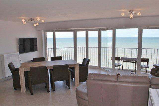 A louer: superbe appartement neuf sur la digue de Westende avec vue sur mer