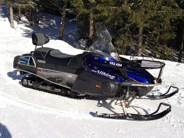 YAMAHA SNOWMOBILE