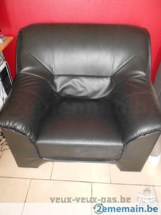 ! URGENT ! Fauteuil noir une place 30 EUR.