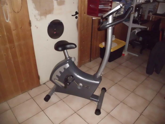 Vélo d'appartement BH fitness(pro action)