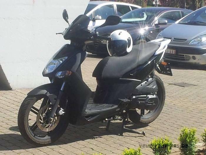 A VENDRE bonne affaire achetée neuve en Mars 2013, Agility city 125 Kymco