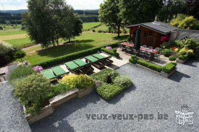 Ardenne Gîte sauna, jacuzzi, wifi, 8/12 pers.vue exceptionnelle !