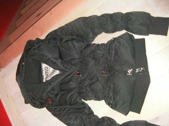 A vendre beau blouson genre doudoune neuf Taille S