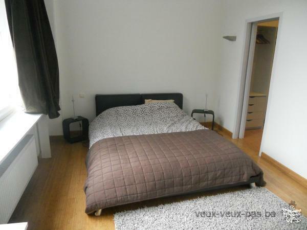 APPARTEMENT MEUBLE 1CHAMBRE DE 90M² sur BRUXELLES (Square Marie-Louise)