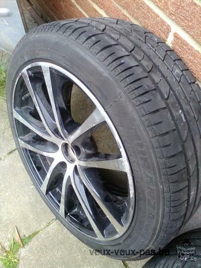 4 pneus Bridgestone + jantes