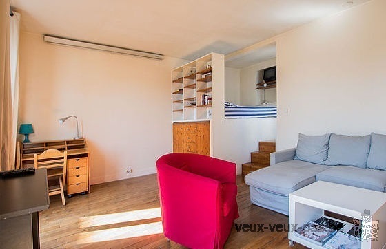 Magnifique studio de 28 m² meublé au deuxième étage avec ascenseur