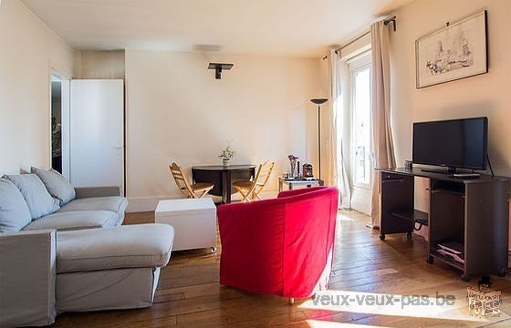 Magnifique studio de 28 m² meublé au deuxième étage avec ascenseur