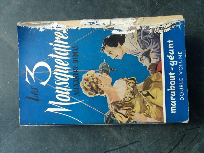 Livre LES TROIS MOUSQUETAIRES d'Alexandre Dumas